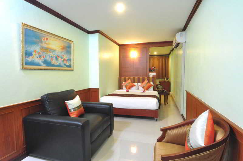 Sky Suites Bangkok Exterior photo